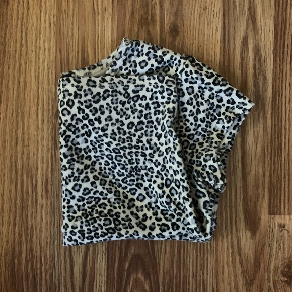 Brandy Melville RARE Leopard Print Top Blue - Picture 3 of 4